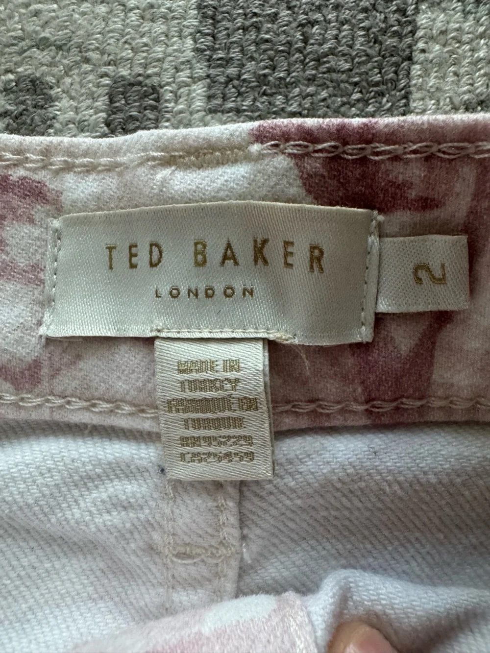Ted Baker London White and Light Pink Toile Button-Front Mini Skirt